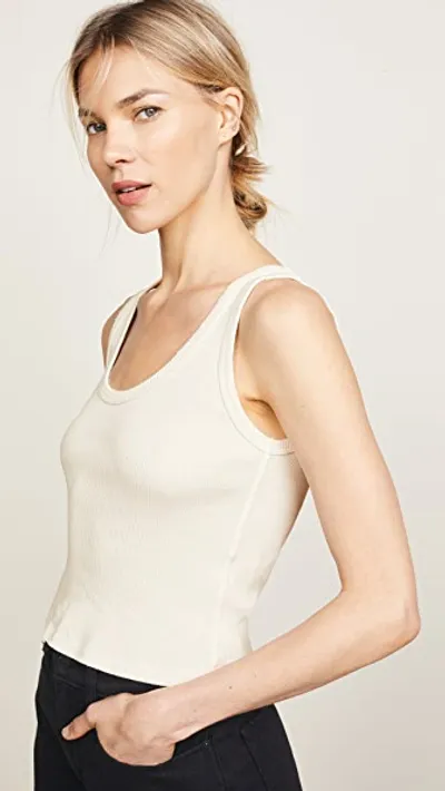 Amo Ribbed Cropped Tank Top In Vintage White