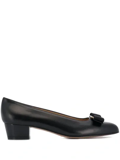 Ferragamo Vara Bow Pumps In Black