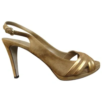 Pre-owned Sergio Rossi Pumps In Beige