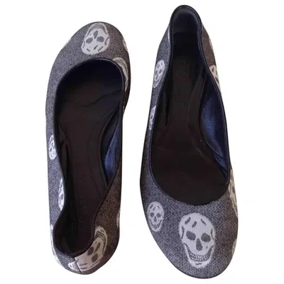 Pre-owned Alexander Mcqueen Cloth Ballerines In Grey