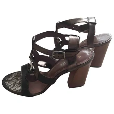 Pre-owned Vanessa Bruno Leather Sandals In Khaki