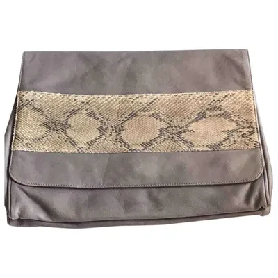 Pre-owned Krizia Leather Clutch Bag In Brown