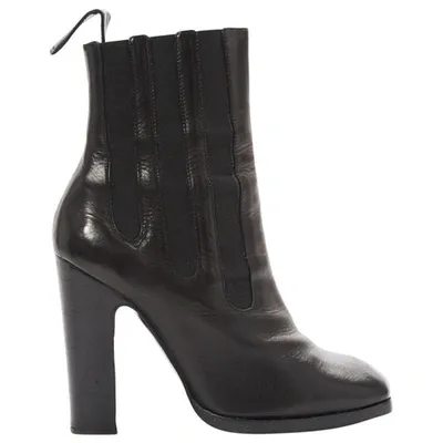 Pre-owned Alaïa Leather Ankle Boots In Black