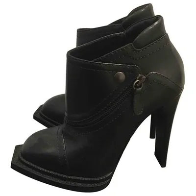 Pre-owned Alexander Mcqueen Leather Ankle Boots In Black