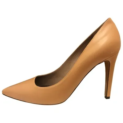 Pre-owned Joseph Leather Heels In Beige