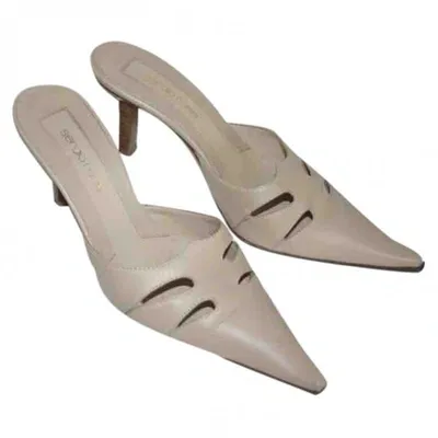 Pre-owned Sergio Rossi Leather Heels In Beige