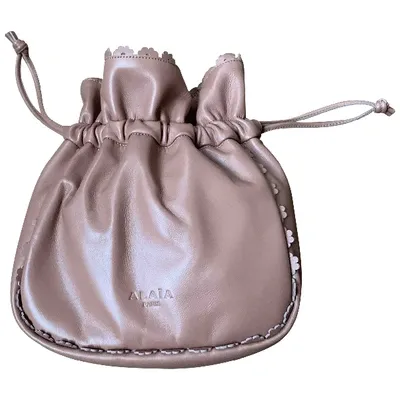 Pre-owned Alaïa Leather Clutch Bag In Pink