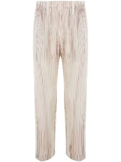 Issey Miyake Cropped Pleated Trousers In White