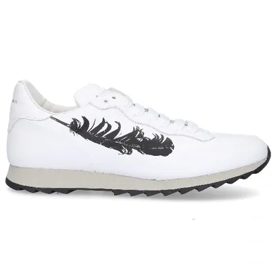 Alexander Mcqueen Low-top Sneakers Feather Calfskin In Weiss