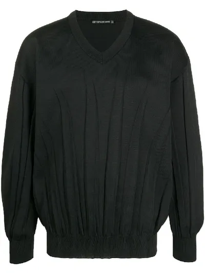 Issey Miyake Crease-detail V-neck Jumper In Black