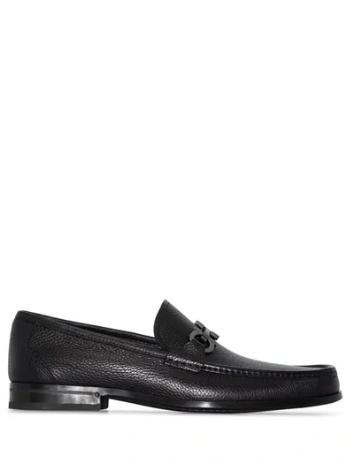 Ferragamo Gancini-plaque Mocassin Loafers In Black