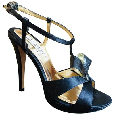 Pre-owned Badgley Mischka Cloth Sandal In Black