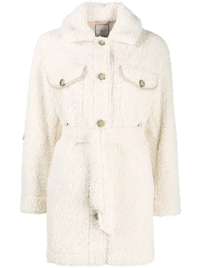 Urbancode Mantel Auf Faux Shearling In Neutrals