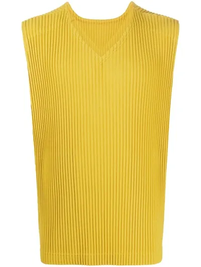 Issey Miyake Pleated Printed T-shirt In Yellow