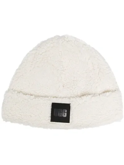 Ugg Logo Patch Beanie In White