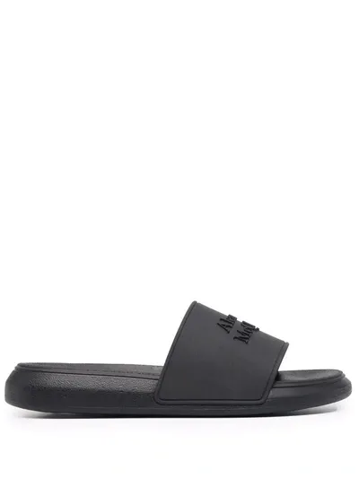 Alexander Mcqueen Logo-plaque Rubber Pool Slides In Black