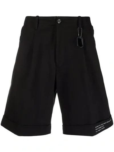 Moncler Logo-patch Tailored Shorts In Schwarz