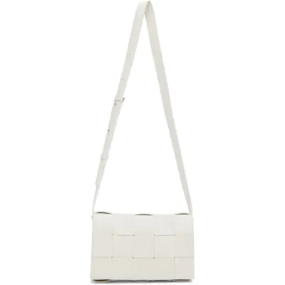 Bottega Veneta Cassette Bag In White_silver