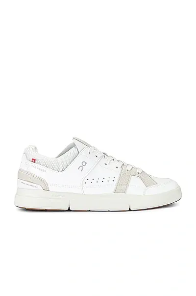 On White Synthetic Leather And Fabric The Roger Clubhouse Sneakers In White/sand