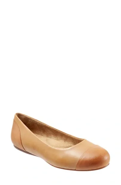 Softwalkr Sonoma Cap Toe Flat In Tan Leather