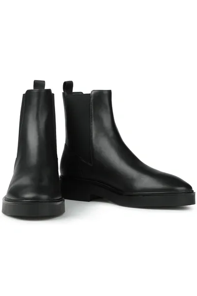 Stuart Weitzman Henley Leather Chelsea Boots In Black