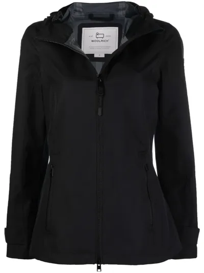 Woolrich Logo-patch Drawstring-hood Raincoat In Schwarz