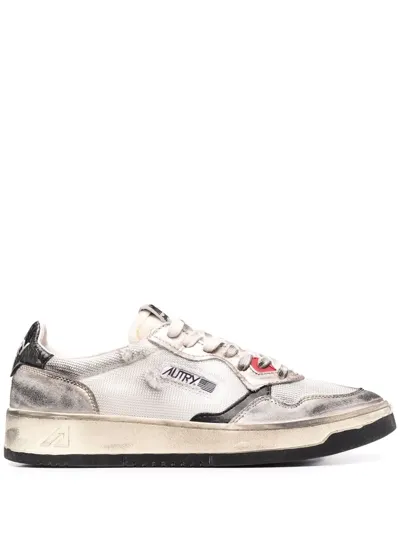 Autry Super Vintage Medalist Low-top Sneakers In White