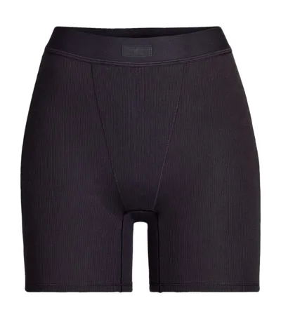 Skims Cotton-blend Ribbed Boxer Shorts In Soot