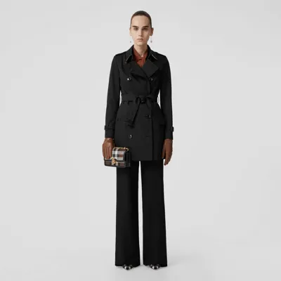 Burberry The Short Chelsea Heritage Trench Coat In Black