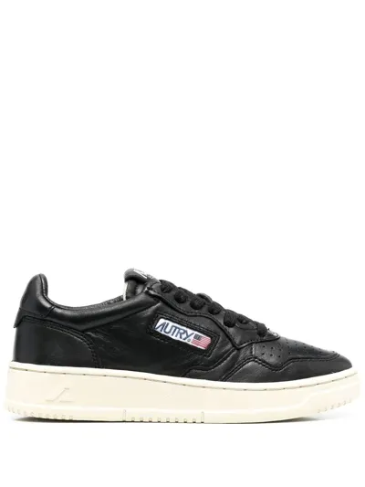 Autry Medalist Low-top Sneakers In Black