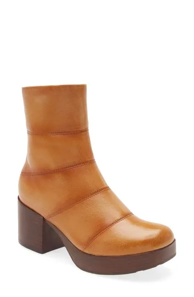 Chocolat Blu Vivi Platform Bootie In Caramel Leather