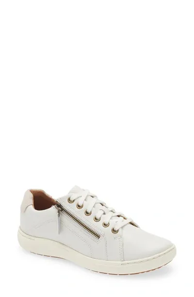 Clarks Nalle Lace-up Sneaker In White