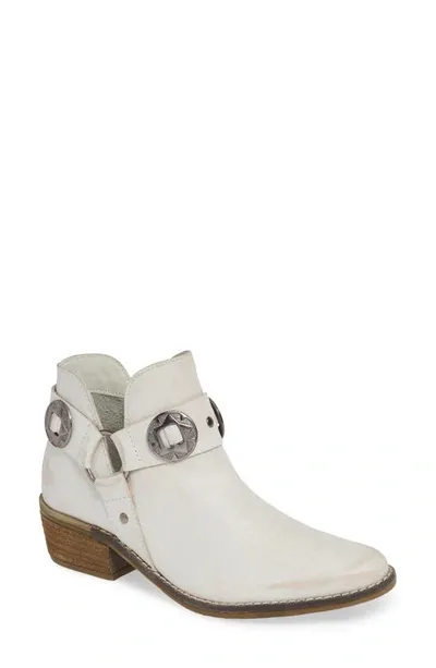 Chinese Laundry Austin Bootie In White Leather