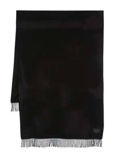 Vince Logo-patch Merino Scarf In Black