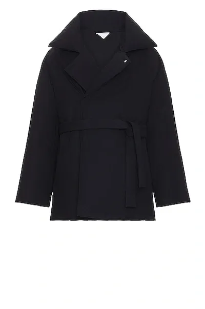 Bottega Veneta Frosted Poplin Short Puffer In Dark Navy