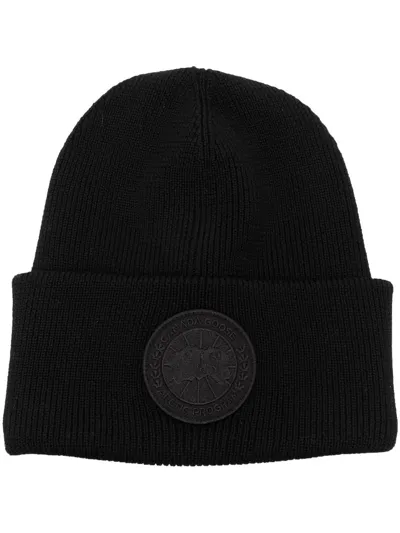 Canada Goose Arctic Disc Knitted Beanie In Black