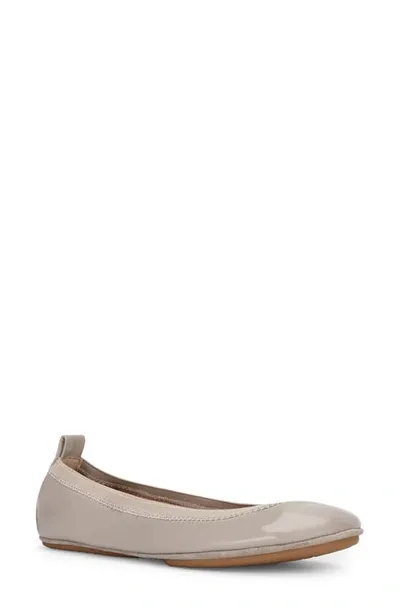 Yosi Samra Samara Foldable Ballet Flat In Taupe Patent