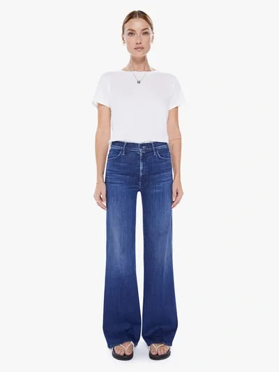 Mother The Hustler Roller Sneak Heirloom Jeans In Blue