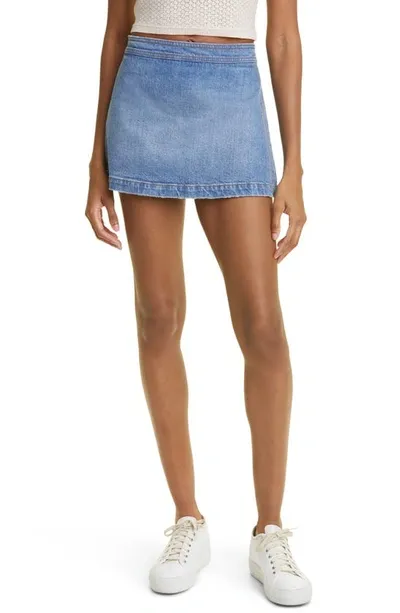 Alice And Olivia Lakelyn Denim Skort In Light Indigo