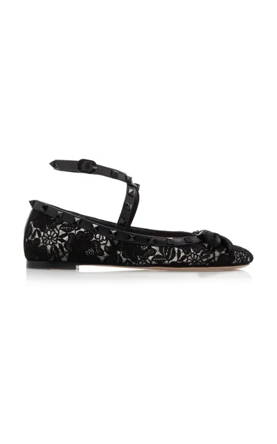 Valentino Garavani Rockstud Macrame Ballet Flats In Black