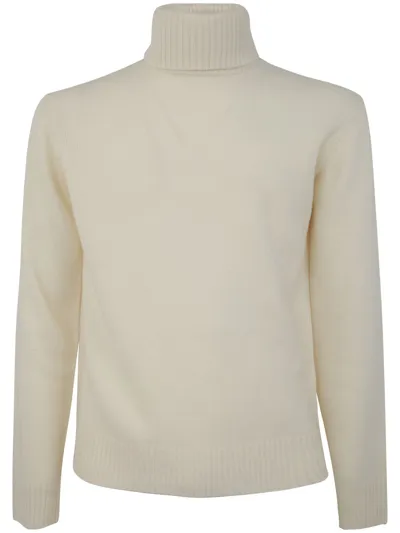 Nuur Long Sleeve Turtle Neck Sweater In White