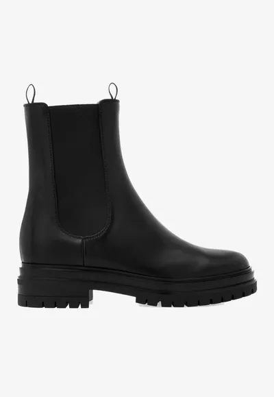 Gianvito Rossi Chelsea Chester Boots In Black