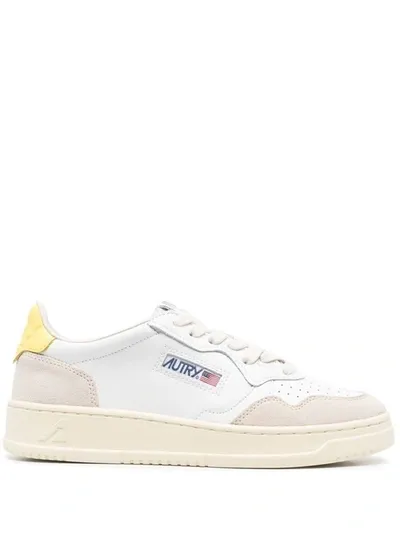 Autry Medalist Low-top Sneakers In White