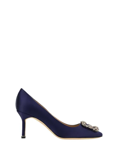 Manolo Blahnik Hangisi Pumps In Navy