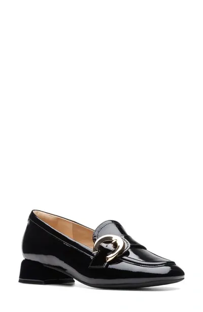 Clarks Daiss 30 Trim In Black