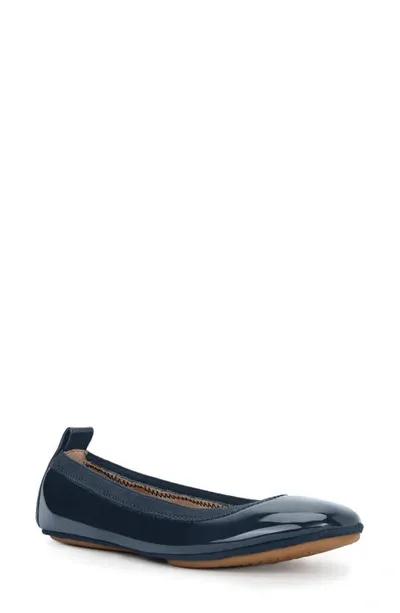 Yosi Samra Samara Foldable Ballet Flat In Navy Patent