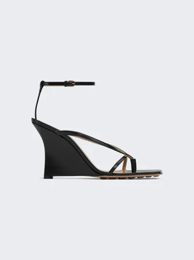 Bottega Veneta Stretch Multi-strap Wedge Sandals In Black