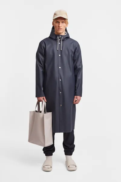 Stutterheim Stockholm Long Print Raincoat In Navy Blue