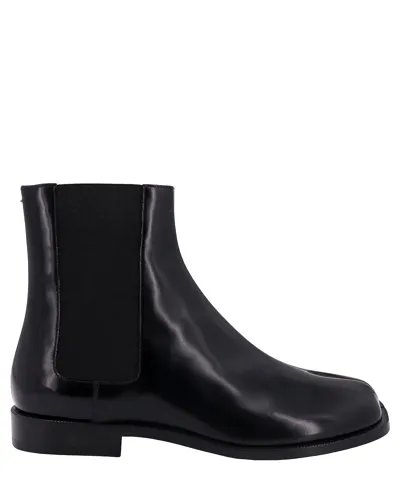 Maison Margiela Tabi Ankle Boots In Black