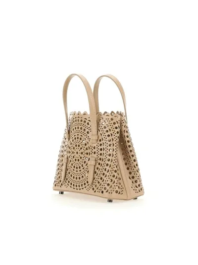 Alaïa Womens Alaia Mina Wave 25 Laser-cut Leather Top-handle Bag In Sable